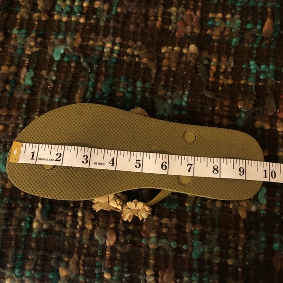 🌟B2G1🌟 J. Crew Tan/Gold Floral Flip Flops - Picture 8 of 10